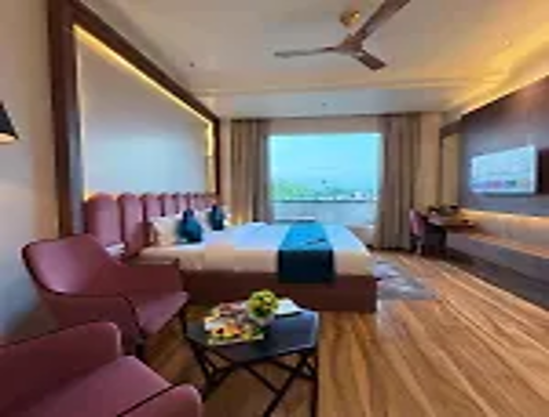 this is the sophisticated room design at the infinity hotel Kanpur .
