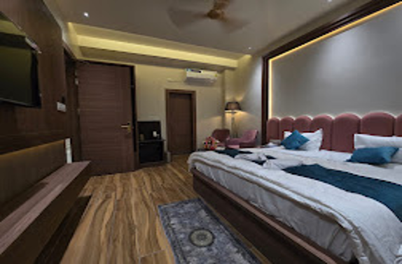 premium rooms amenities at the infinity hotel in Kanpur with the cheapest hotel in Kanpur .